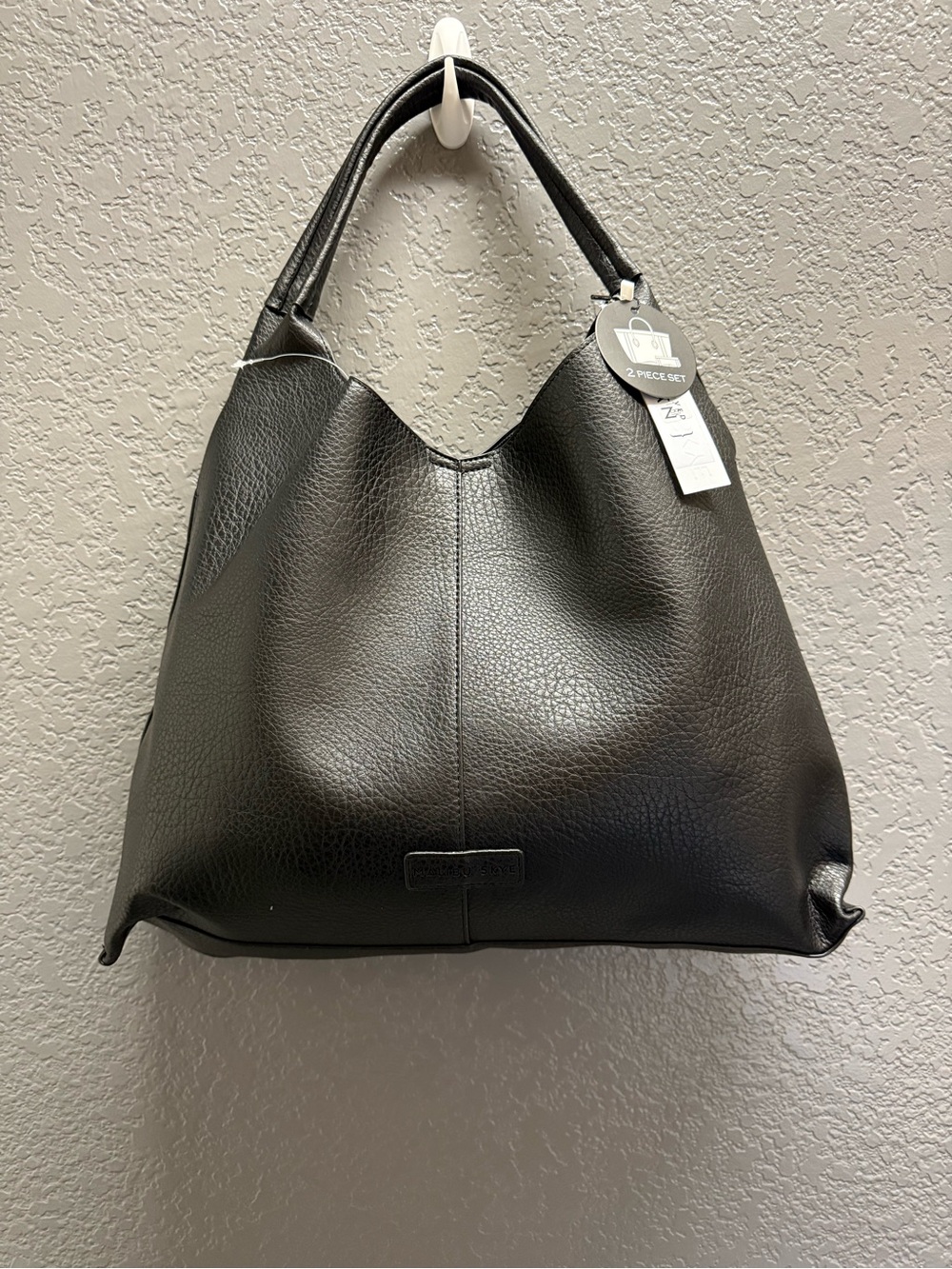 Everyday Black Shoulder Bag - Sleek Pebbled Finish